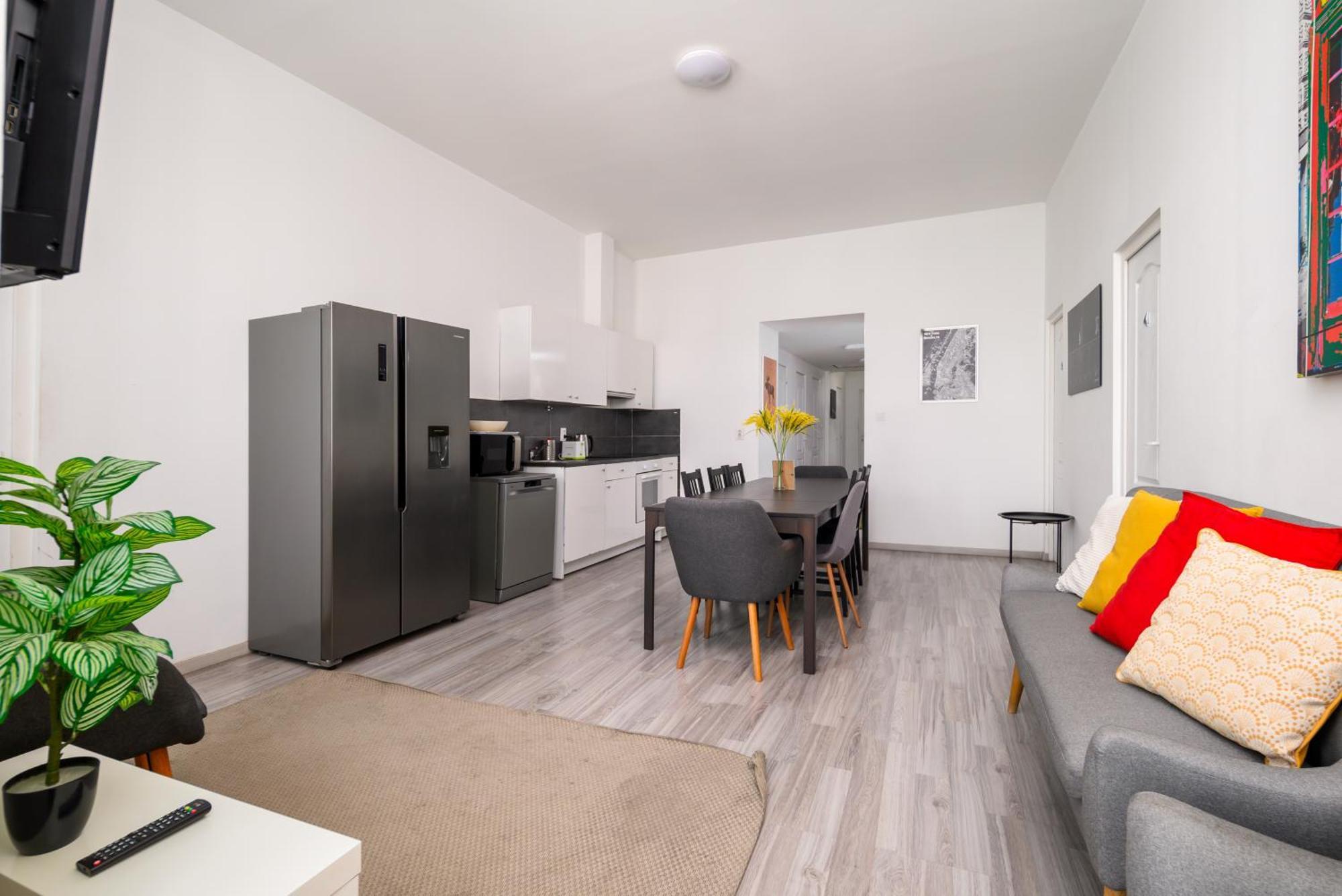5 Bedrooms Keleti-Home ブダペスト エクステリア 写真