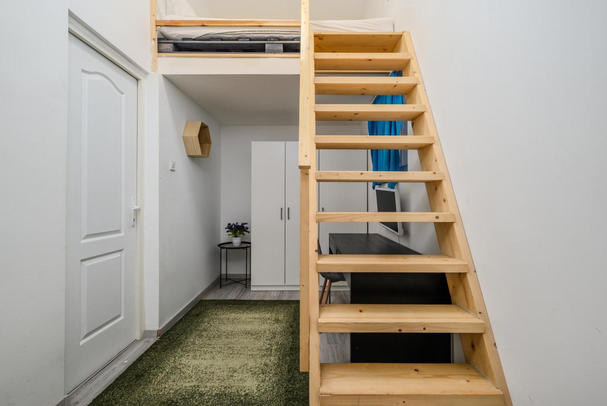 5 Bedrooms Keleti-Home ブダペスト エクステリア 写真