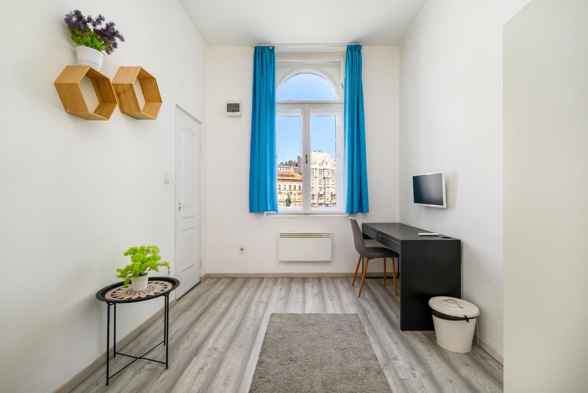 5 Bedrooms Keleti-Home ブダペスト エクステリア 写真