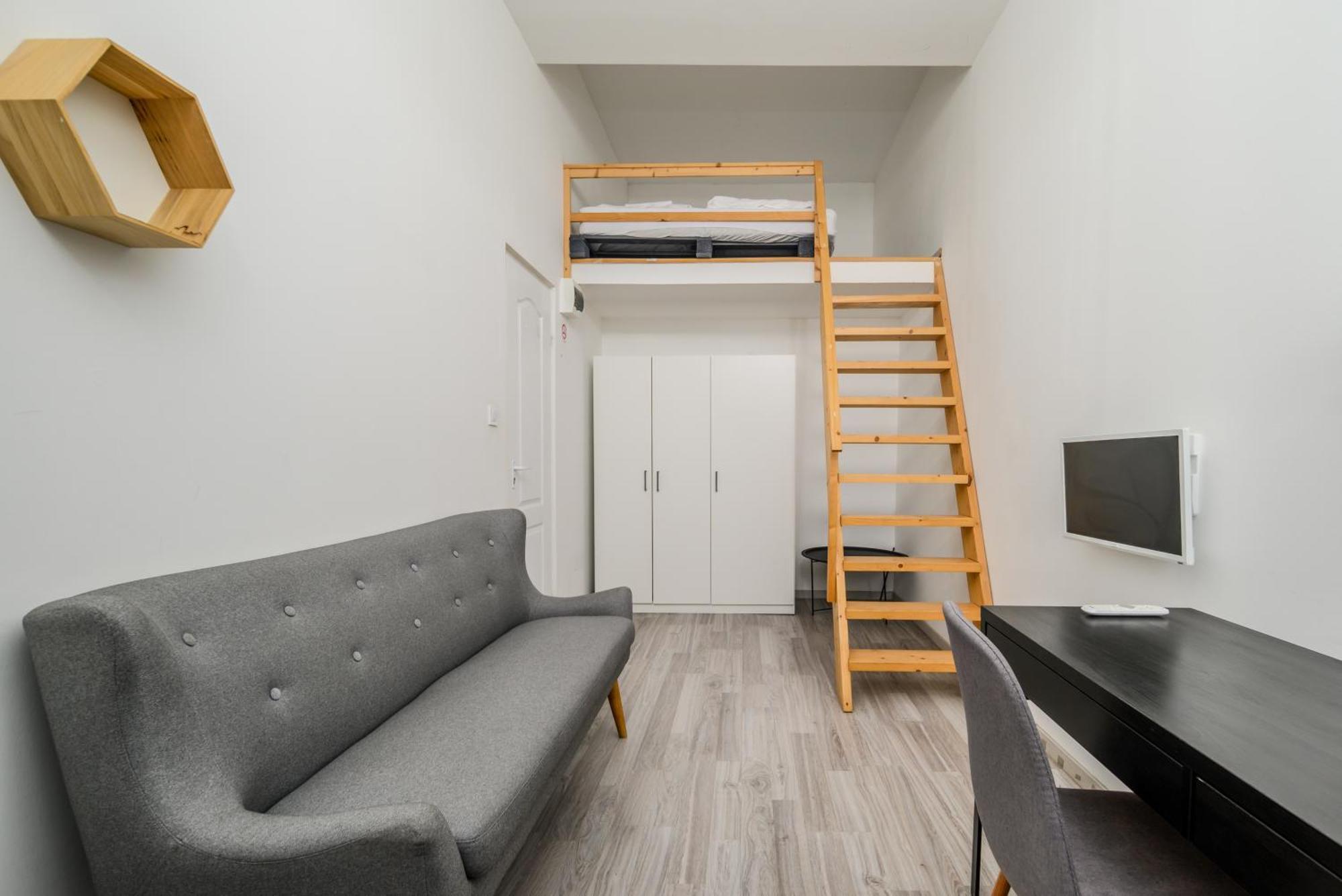 5 Bedrooms Keleti-Home ブダペスト エクステリア 写真