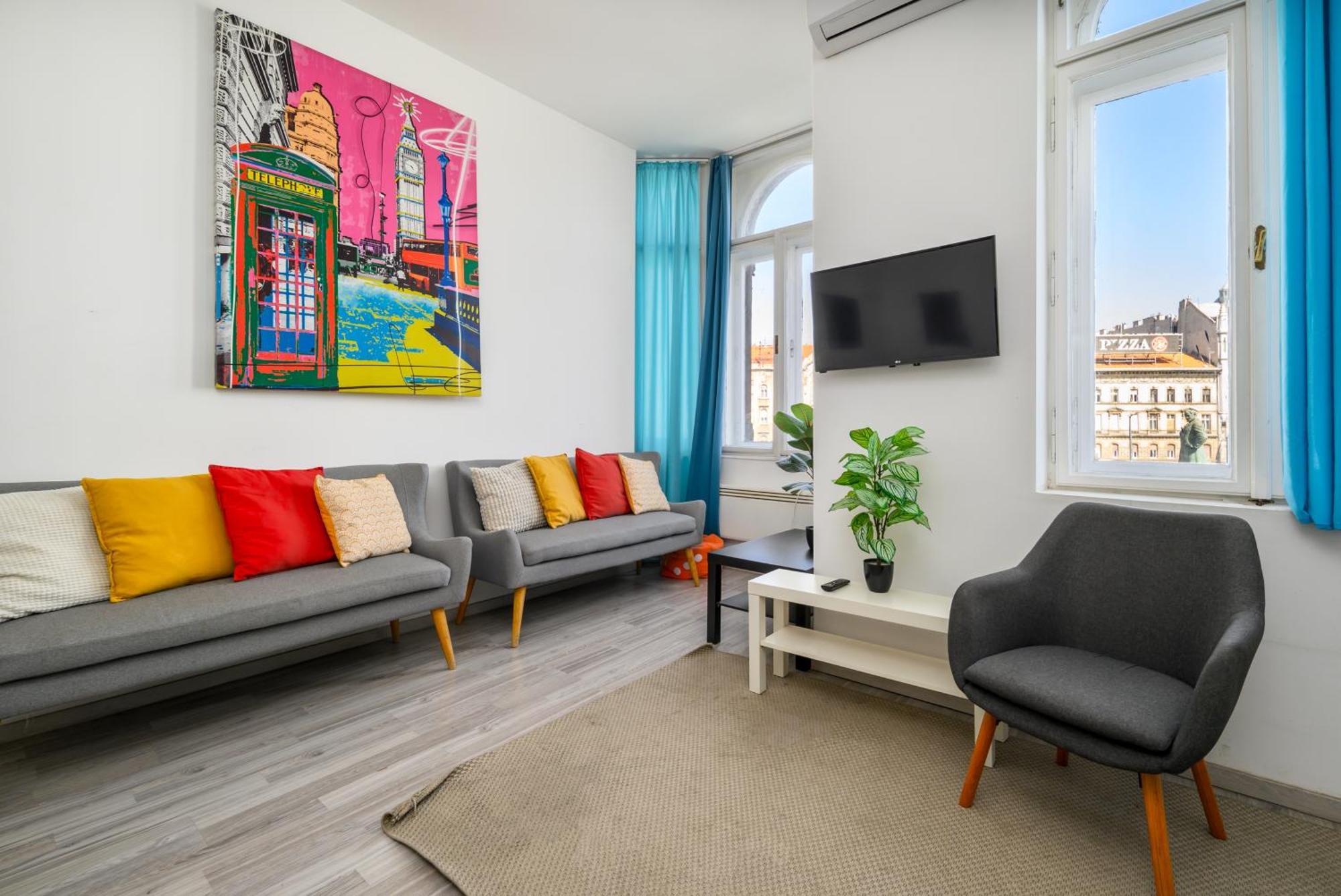 5 Bedrooms Keleti-Home ブダペスト エクステリア 写真